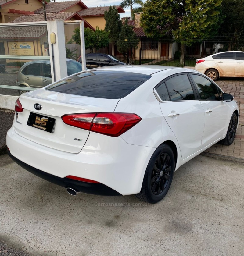CERATO 1.6 SX3 16V FLEX 4P AUTOMÁTICO - 2014 - VENâNCIO AIRES