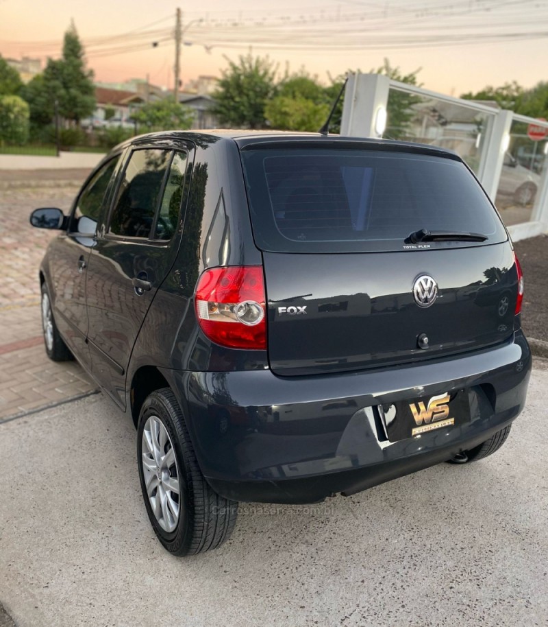 FOX 1.0 MI CITY 8V FLEX 4P MANUAL - 2009 - VENâNCIO AIRES