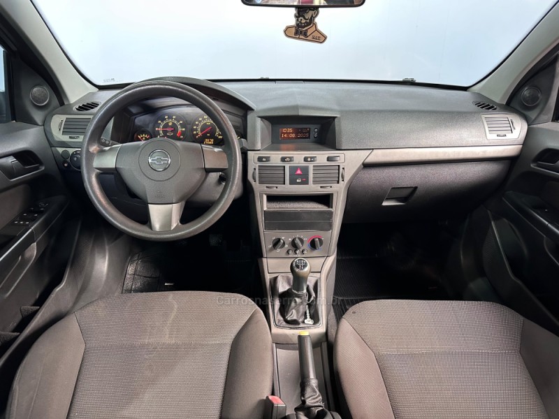 VECTRA 2.0 MPFI EXPRESSION 8V 140CV FLEX 4P MANUAL - 2009 - VACARIA