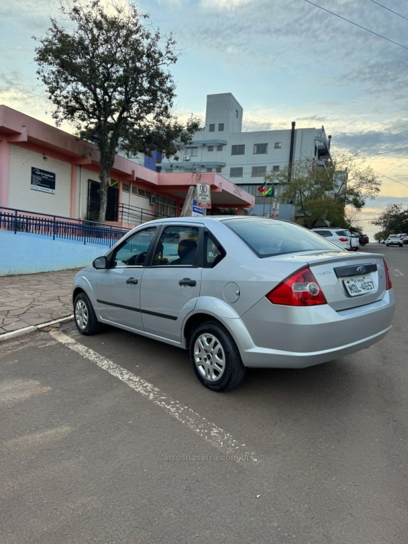 FIESTA 1.6 MPI SEDAN 8V FLEX 4P MANUAL - 2005 - CAXIAS DO SUL