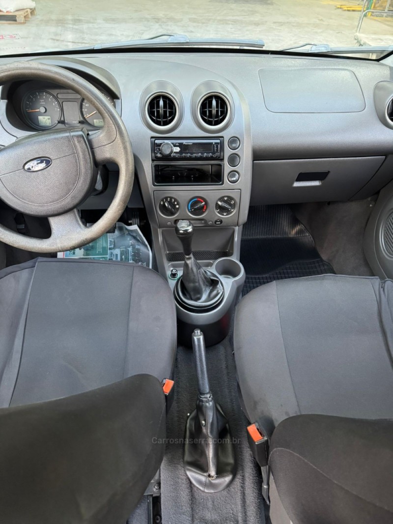 FIESTA 1.6 MPI SEDAN 8V FLEX 4P MANUAL - 2005 - CAXIAS DO SUL