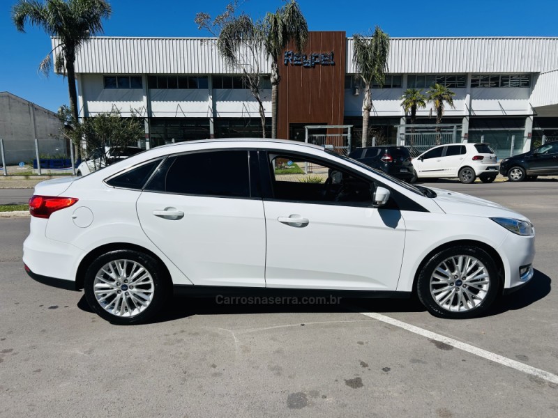 FOCUS 2.0 SE PLUS SEDAN 16V FLEX 4P AUTOMÁTICO - 2016 - BENTO GONçALVES