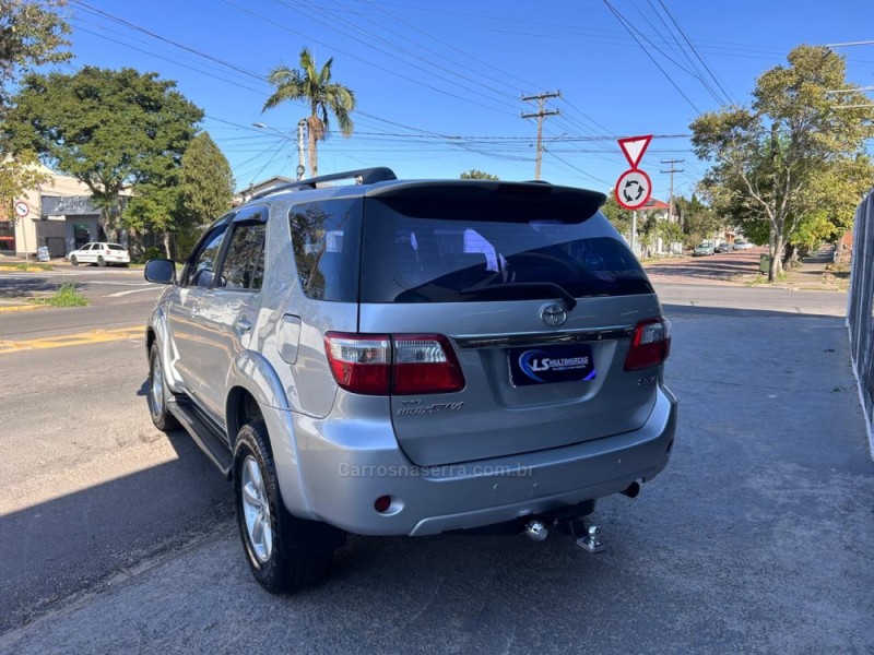 HILUX SW4 3.0 SRV 4X4 7 LUGARES 16V TURBO INTERCOOLER DIESEL 4P AUTOMÁTICO - 2011 - VENâNCIO AIRES
