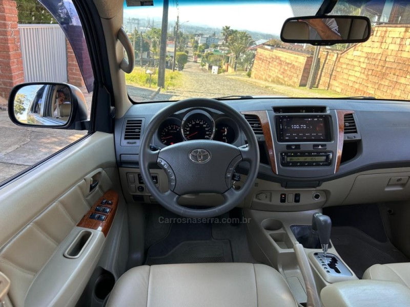HILUX SW4 3.0 SRV 4X4 7 LUGARES 16V TURBO INTERCOOLER DIESEL 4P AUTOMÁTICO - 2011 - VENâNCIO AIRES