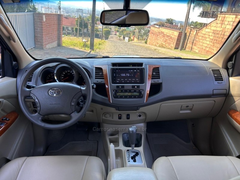 HILUX SW4 3.0 SRV 4X4 7 LUGARES 16V TURBO INTERCOOLER DIESEL 4P AUTOMÁTICO - 2011 - VENâNCIO AIRES