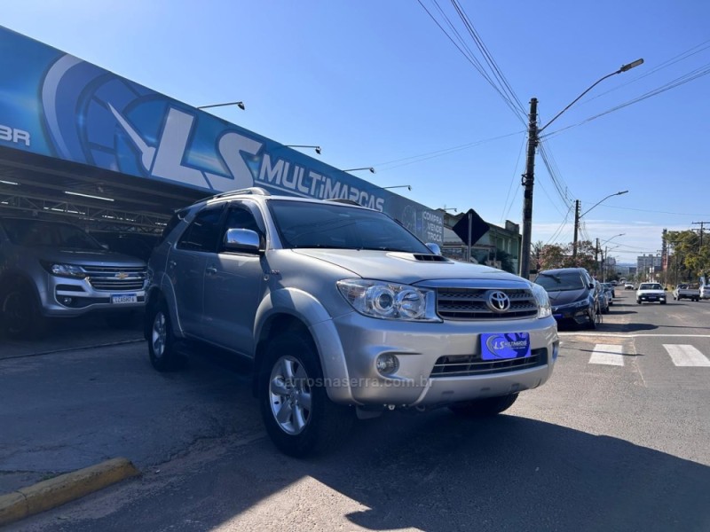 HILUX SW4 3.0 SRV 4X4 7 LUGARES 16V TURBO INTERCOOLER DIESEL 4P AUTOMÁTICO - 2011 - VENâNCIO AIRES