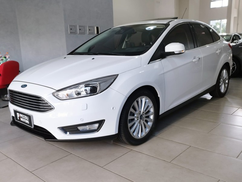 FOCUS 2.0 TITANIUM FASTBACK 16V FLEX 4P AUTOMÁTICO