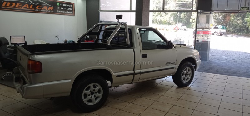 S10 2.2 EFI DLX 4X2 CS 8V GASOLINA 2P MANUAL - 1996 - CAXIAS DO SUL