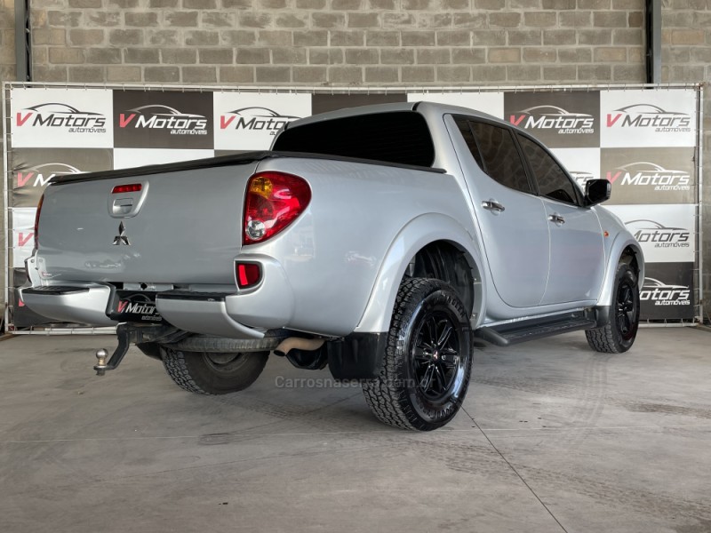 L200 TRITON 3.2 HPE 4X4 CD 16V TURBO INTERCOOLER DIESEL 4P AUTOMÁTICO - 2011 - PAROBé