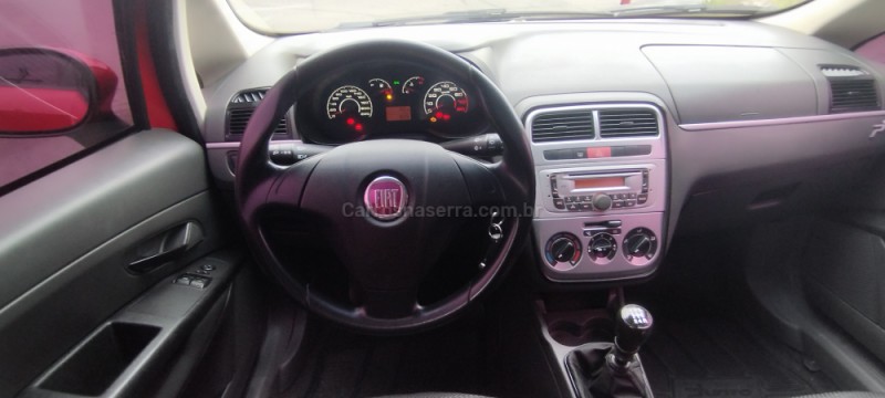 PUNTO 1.4 ATTRACTIVE 8V FLEX 4P MANUAL - 2011 - FARROUPILHA