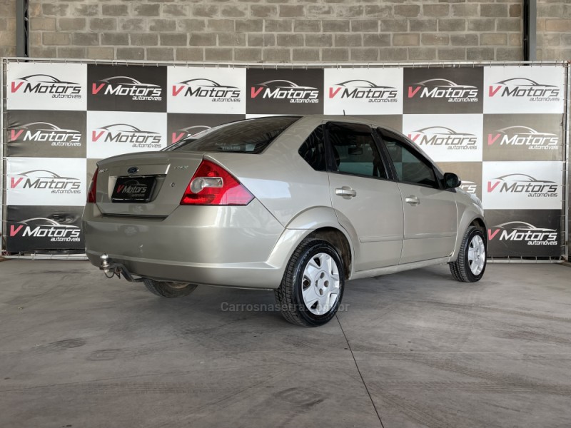 FIESTA 1.6 ROCAM SEDAN 8V FLEX 4P MANUAL - 2008 - PAROBé