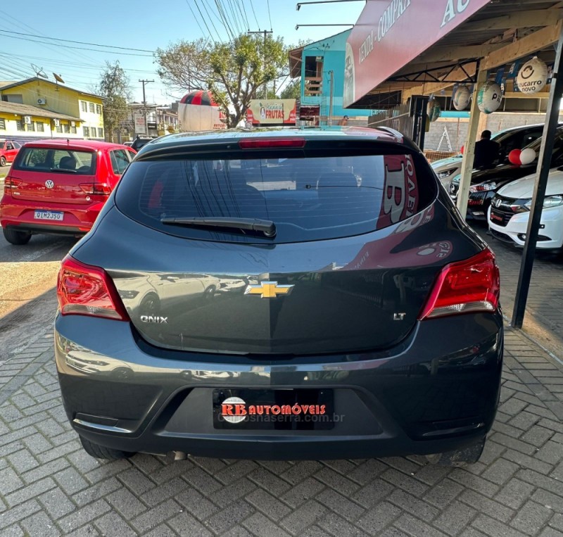 ONIX 1.0 MPFI LT 8V FLEX 4P MANUAL - 2019 - PAROBé