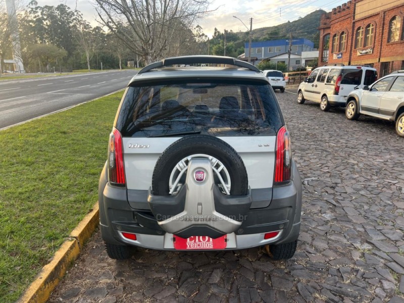 IDEA 1.8 MPI ADVENTURE 8V FLEX 4P MANUAL - 2015 - DOIS IRMãOS