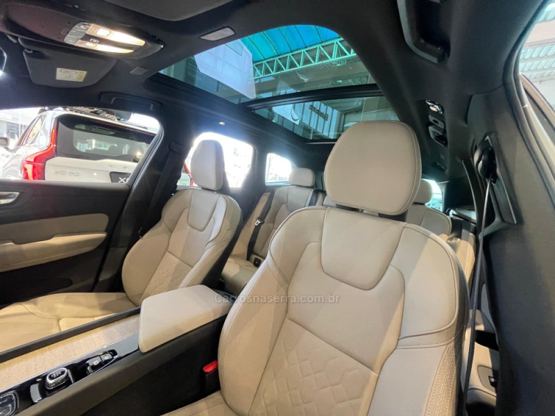 XC60 2.0 T8 RECHARGE PLUS AWD HIBRIDO 4P AUTOMÁTICO - 2026 - FLORES DA CUNHA