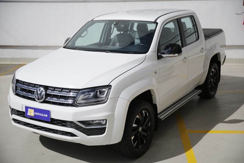 AMAROK 3.0 V6 TDI HIGHLINE CD DIESEL 4MOTION AUTOMÁTICO - 2023 - CAXIAS DO SUL