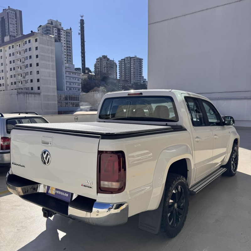 AMAROK 3.0 V6 TDI HIGHLINE CD DIESEL 4MOTION AUTOMÁTICO - 2023 - CAXIAS DO SUL