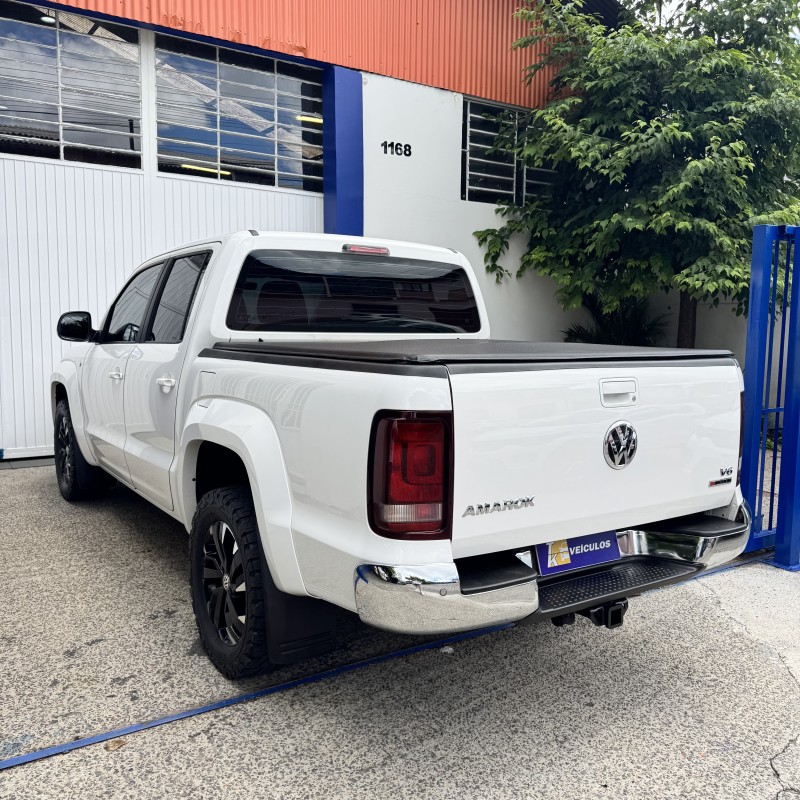 AMAROK 3.0 V6 TDI HIGHLINE CD DIESEL 4MOTION AUTOMÁTICO - 2023 - CAXIAS DO SUL