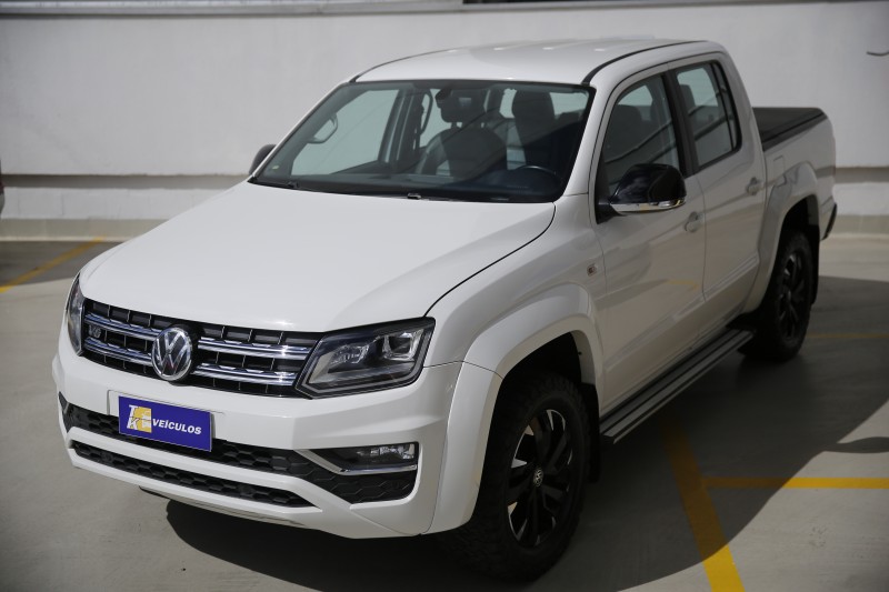 AMAROK 3.0 V6 TDI HIGHLINE CD DIESEL 4MOTION AUTOMÁTICO - 2023 - CAXIAS DO SUL