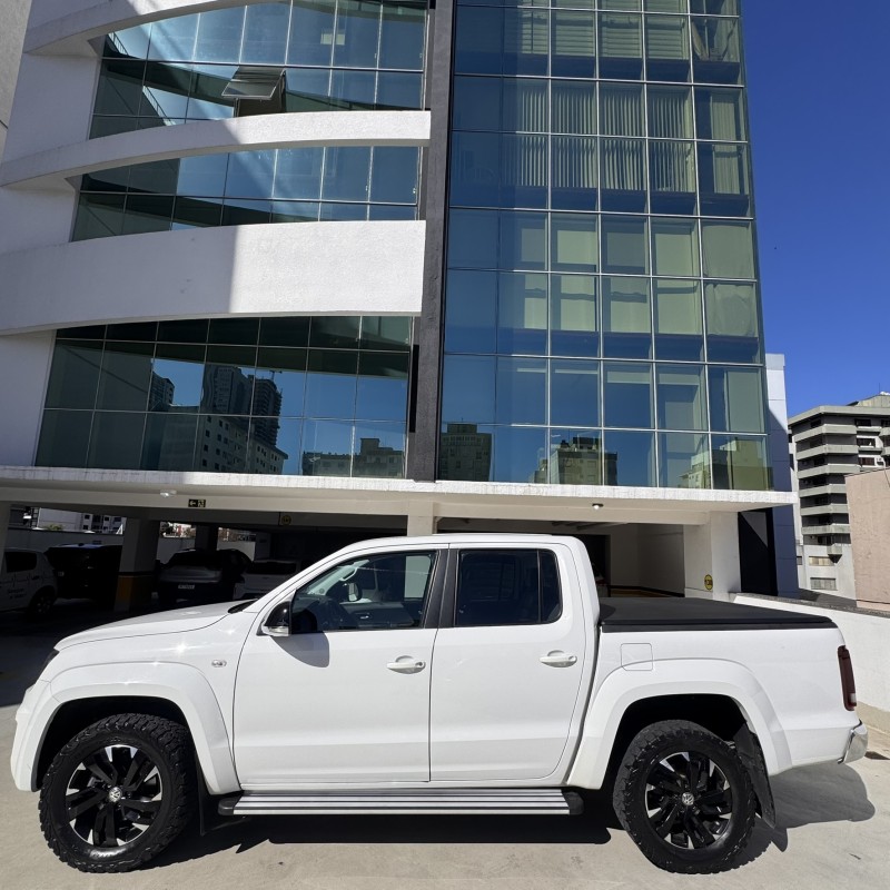 AMAROK 3.0 V6 TDI HIGHLINE CD DIESEL 4MOTION AUTOMÁTICO - 2023 - CAXIAS DO SUL