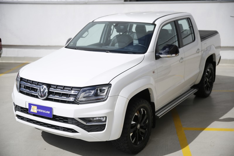 AMAROK 3.0 V6 TDI HIGHLINE CD DIESEL 4MOTION AUTOMÁTICO