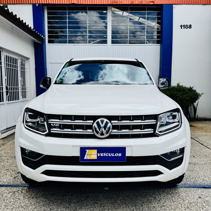 AMAROK 3.0 V6 TDI HIGHLINE CD DIESEL 4MOTION AUTOMÁTICO