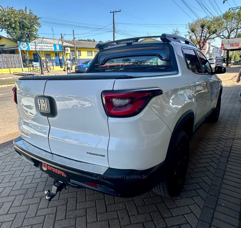 TORO 2.0 16V TURBO DIESEL FREEDOM MANUAL - 2017 - PAROBé