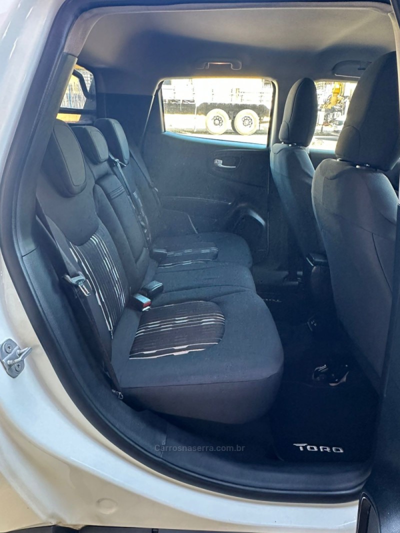 TORO 2.0 16V TURBO DIESEL FREEDOM MANUAL - 2017 - PAROBé