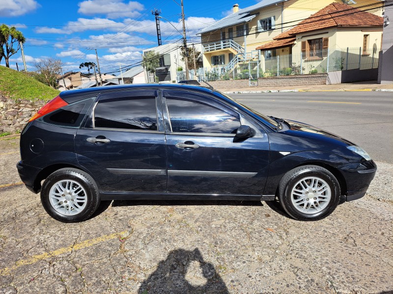 FOCUS 1.6 8V FLEX 4P MANUAL - 2009 - FARROUPILHA