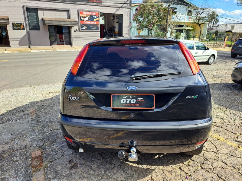 FOCUS 1.6 8V FLEX 4P MANUAL - 2009 - FARROUPILHA