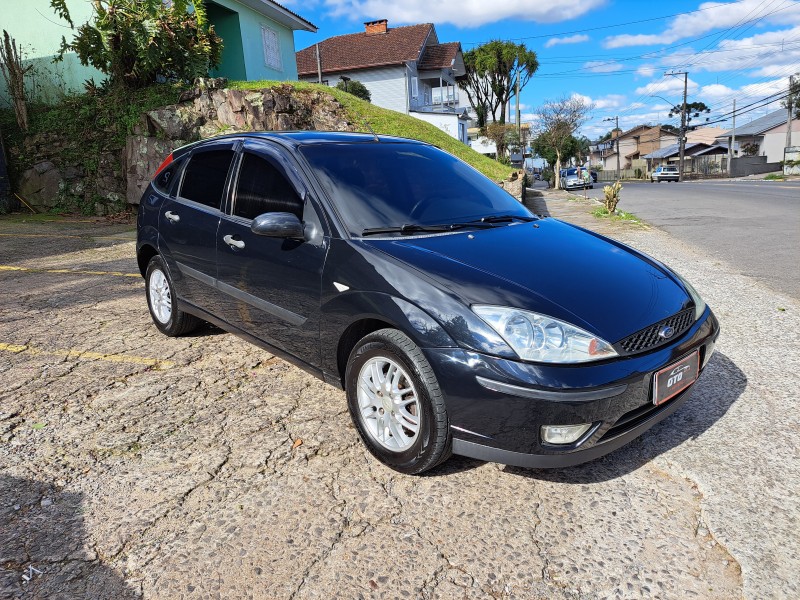 FOCUS 1.6 8V FLEX 4P MANUAL - 2009 - FARROUPILHA