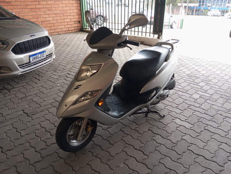 burgman 125 automatic 2013 caxias do sul
