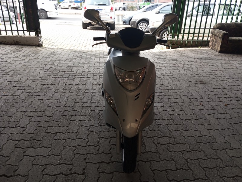 BURGMAN 125 AUTOMATIC - 2013 - CAXIAS DO SUL