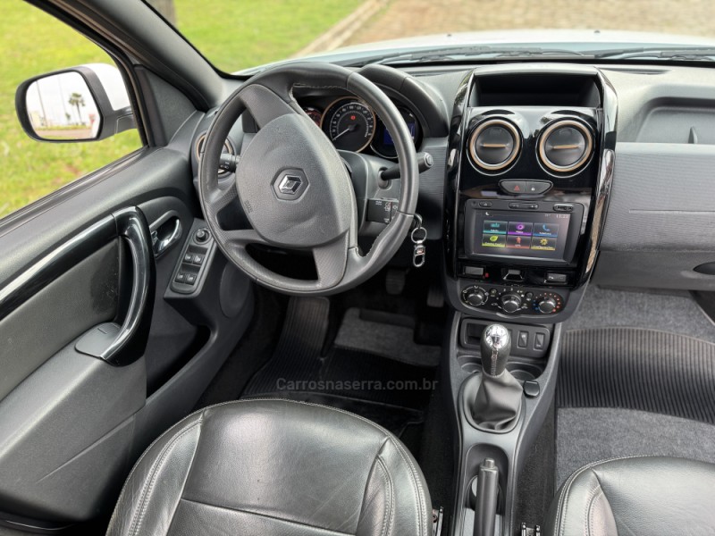 DUSTER 1.6 DYNAMIQUE 4X2 16V FLEX 4P MANUAL - 2017 - CASCA