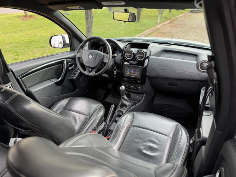 DUSTER 1.6 DYNAMIQUE 4X2 16V FLEX 4P MANUAL - 2017 - CASCA