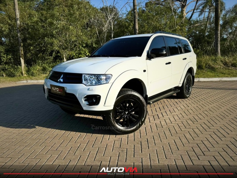 pajero dakar 3.2 4x4 16v 7 lugares turbo intercooler diesel 4p automatico 2014 sapiranga