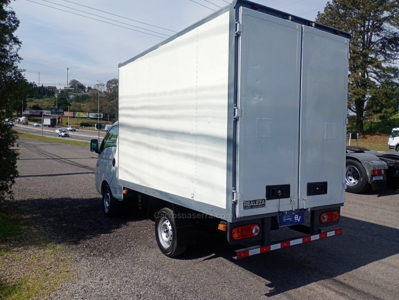 HR 2.5 LONGO BAÚ 4X2 16V 130CV TURBO INTERCOOLER DIESEL 2P MANUAL - 2011 - FARROUPILHA