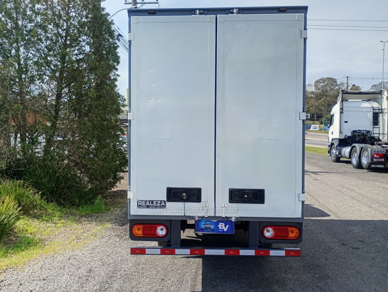 HR 2.5 LONGO BAÚ 4X2 16V 130CV TURBO INTERCOOLER DIESEL 2P MANUAL - 2011 - FARROUPILHA