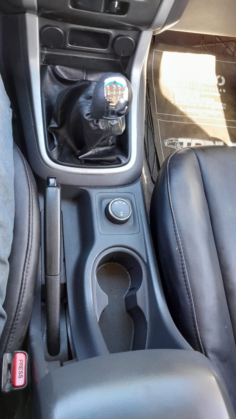 S10 2.8 LT 4X4 CD 16V TURBO DIESEL 4P MANUAL - 2014 - ESTRELA