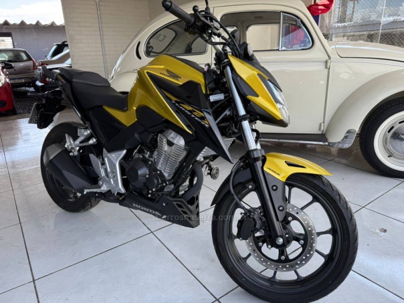 CB 300F TWISTER CBS - 2024 - VACARIA