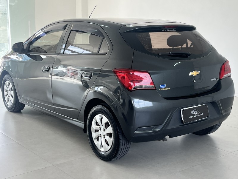 ONIX 1.0 LT PLUS 8V FLEX 4P MANUAL - 2017 - BENTO GONçALVES