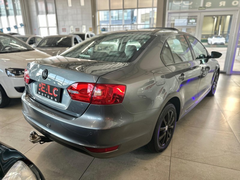 JETTA 2.0 COMFORTLINE FLEX 4P TIPTRONIC - 2013 - CAXIAS DO SUL