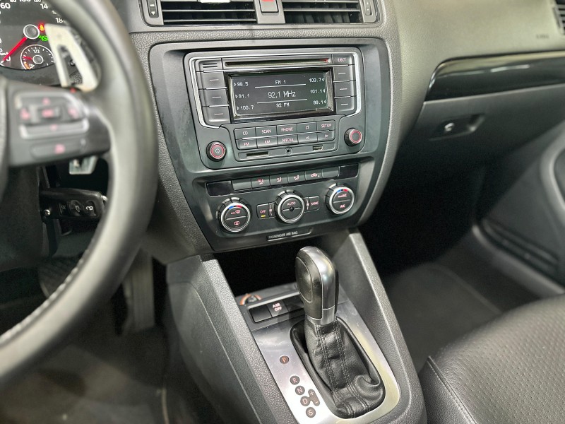 JETTA 2.0 COMFORTLINE FLEX 4P TIPTRONIC - 2013 - CAXIAS DO SUL