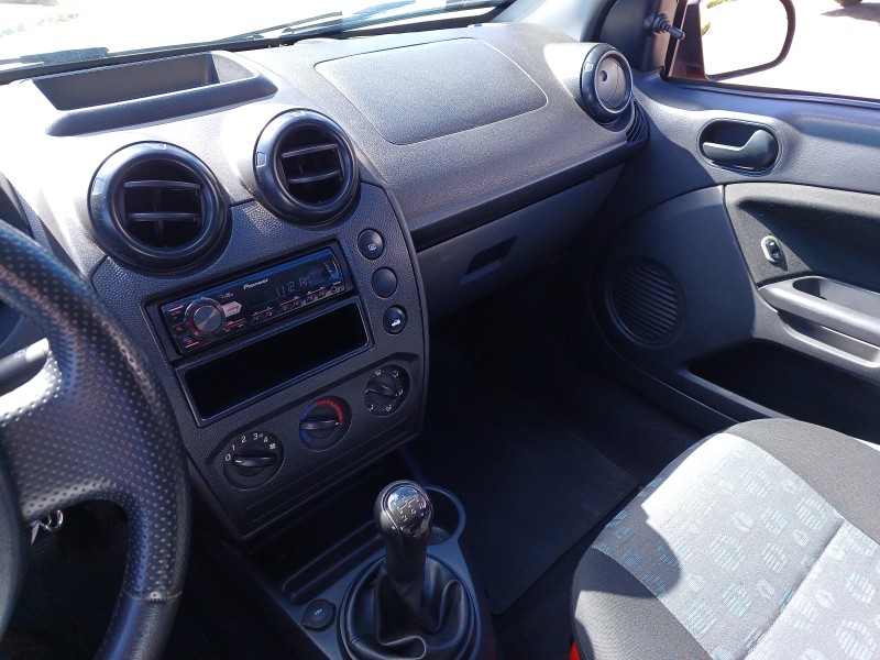 FIESTA 1.0 MPI HATCH 8V FLEX 4P MANUAL - 2013 - FLORES DA CUNHA