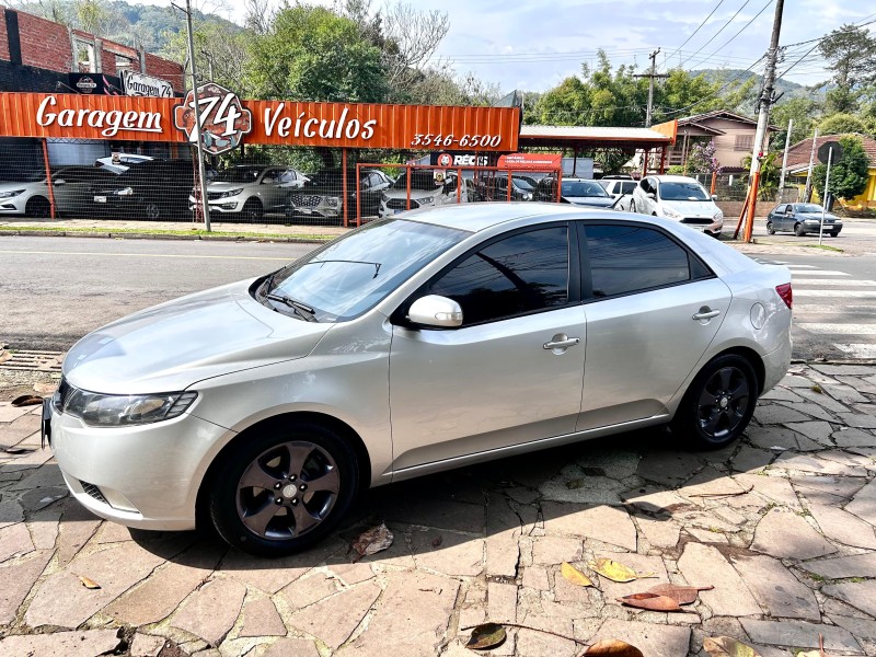 cerato 1.6 sedan 16v gasolina 4p manual 2010 tres coroas