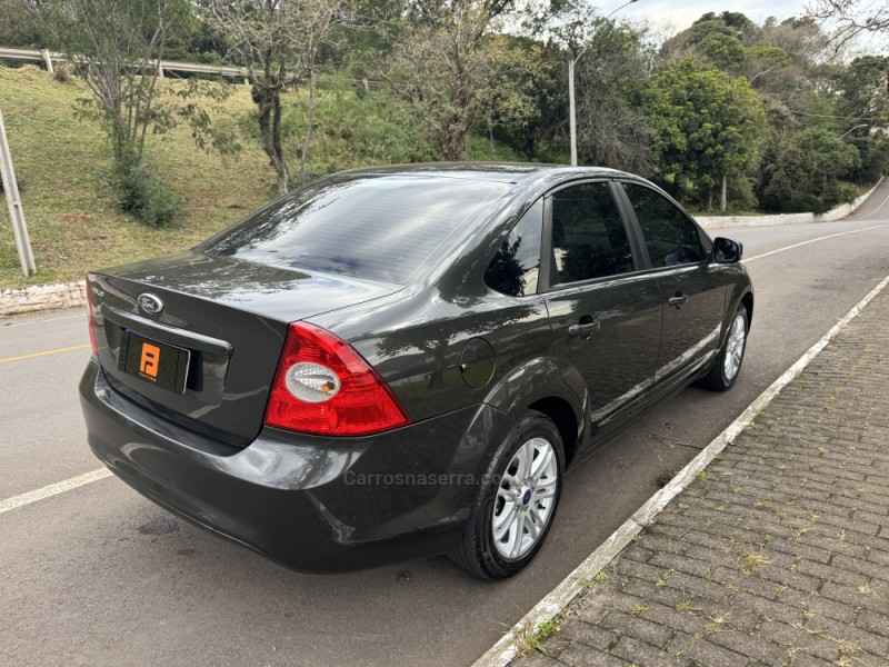 FOCUS 2.0 GLX 16V FLEX 4P MANUAL - 2012 - NOVA ARAçá