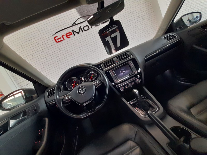JETTA 2.0 TSI HIGHLINE 211CV GASOLINA 4P DSG - 2017 - ERECHIM
