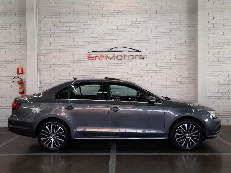 JETTA 2.0 TSI HIGHLINE 211CV GASOLINA 4P DSG - 2017 - ERECHIM