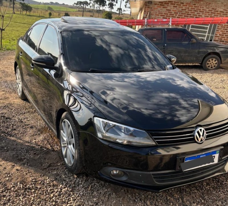 JETTA 2.0 COMFORTLINE FLEX 4P TIPTRONIC - 2013 - CAXIAS DO SUL