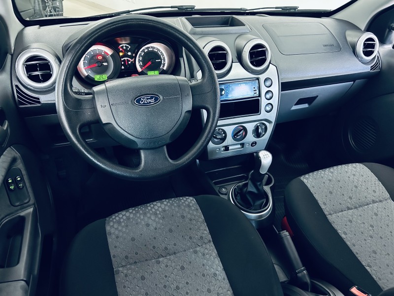 FIESTA 1.6 MPI 8V GASOLINA 4P MANUAL - 2013 - CAXIAS DO SUL