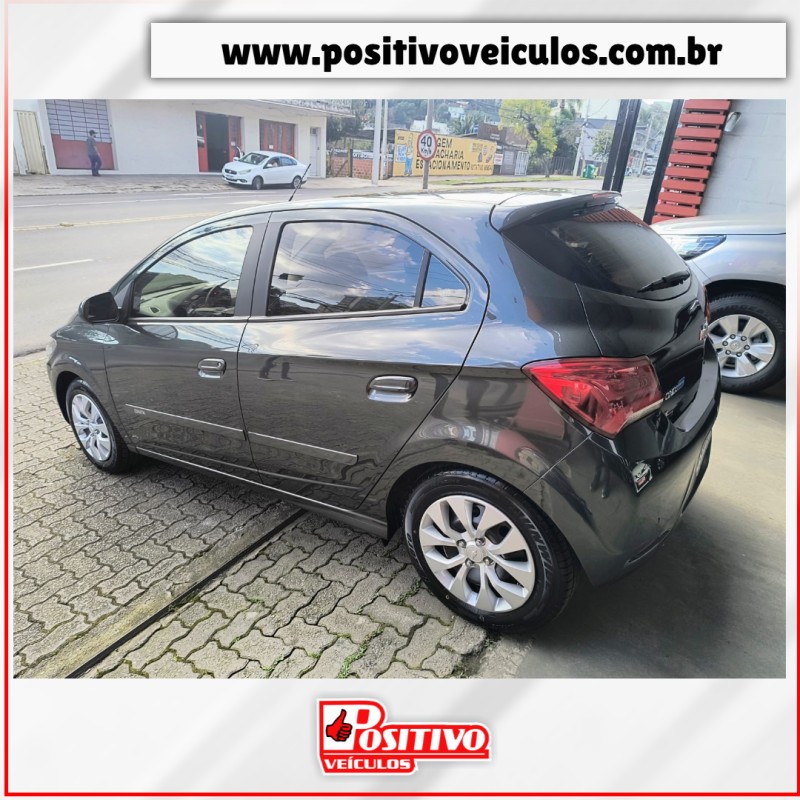ONIX 1.4 MPFI LT 8V FLEX 4P MANUAL - 2018 - CAXIAS DO SUL